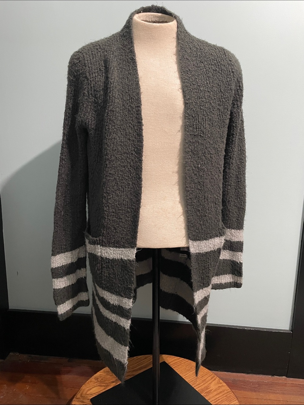 Soho Street New York & Company Medium Long Gray Cozy Cardigan with Pockets